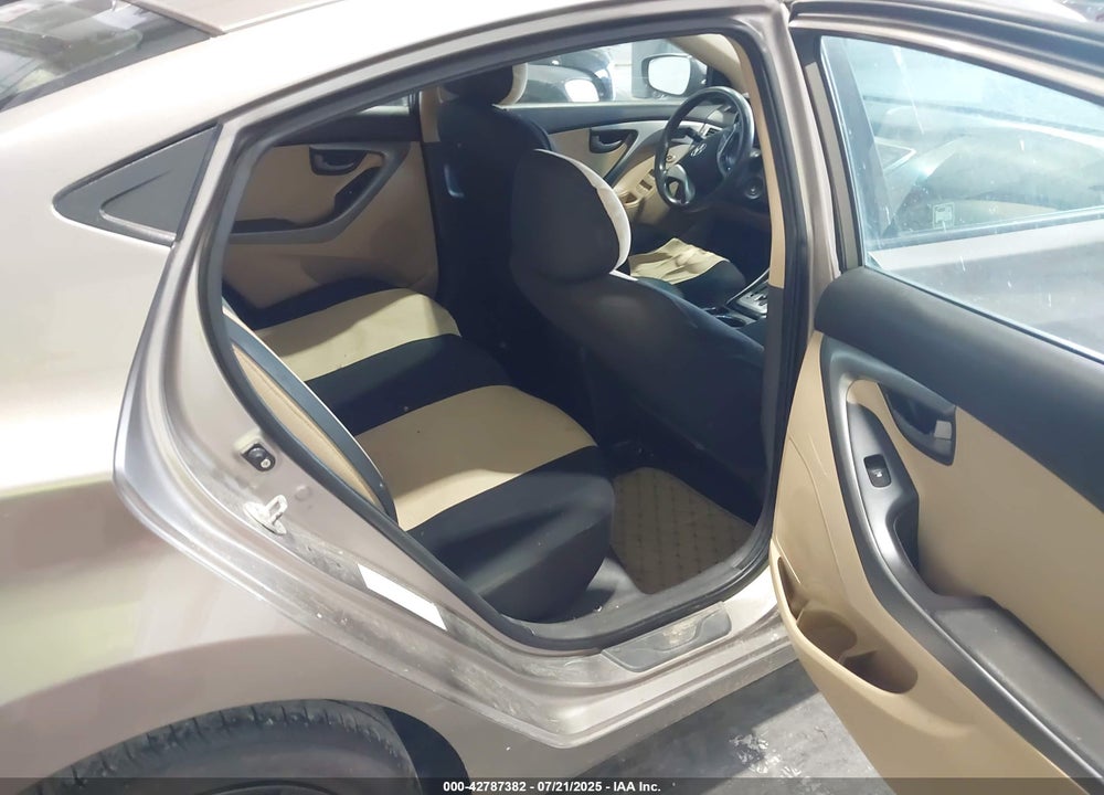 2011 HYUNDAI ELANTRA VIN: 5NPDH4AE8BH022183