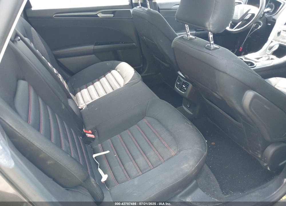 2015 FORD FUSION SE VIN: 3FA6P0HD6FR234302