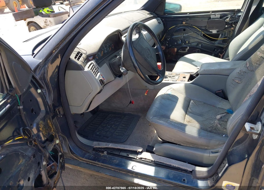 1997 MERCEDES-BENZ E 420 VIN: WDBJF72FXVA211638