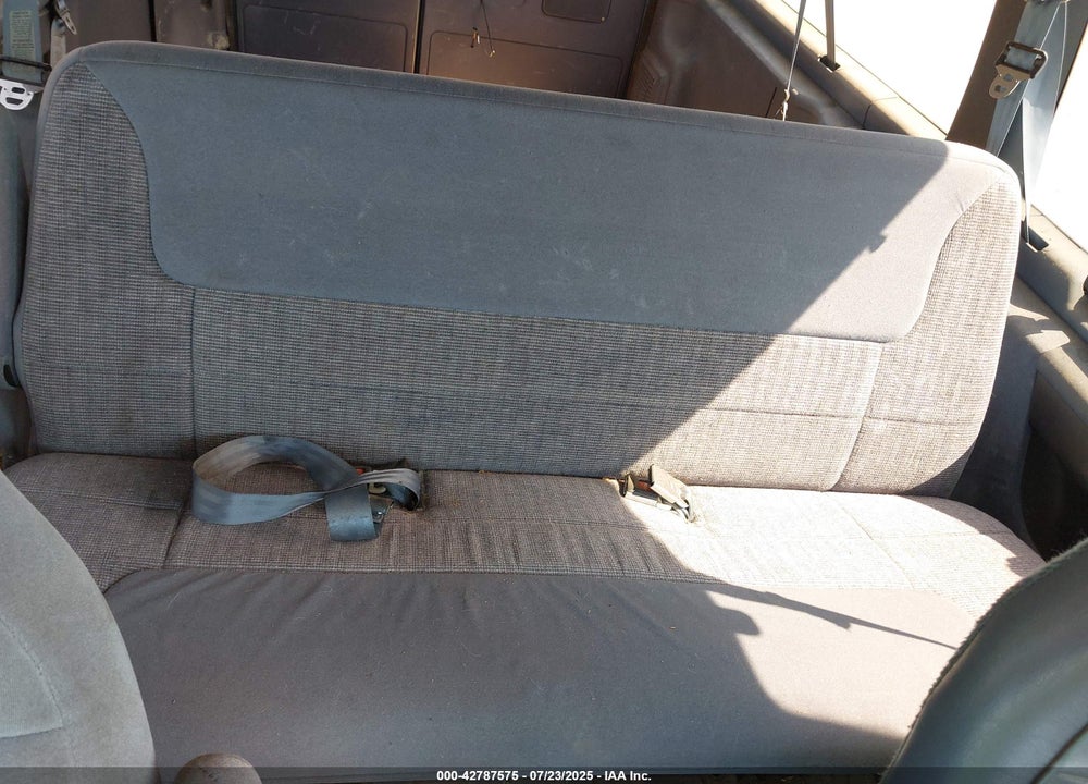 1993 FORD ECONOLINE E150 VIN: 1FMEE11H4PHA09244