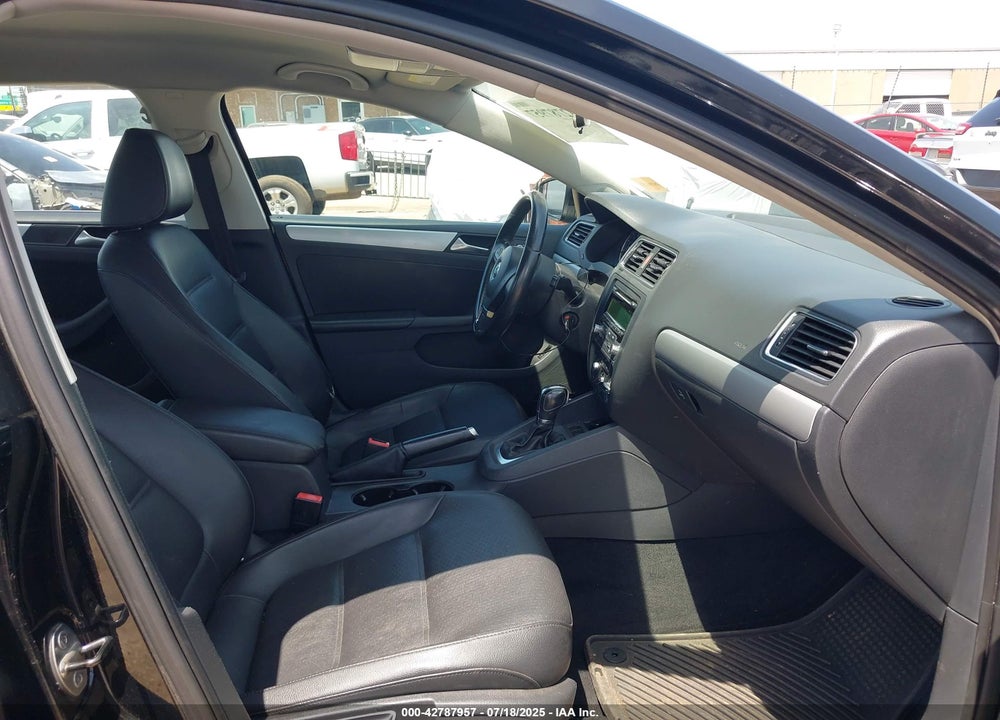 2013 VOLKSWAGEN JETTA VIN: 3VWDX7AJ9DM256926