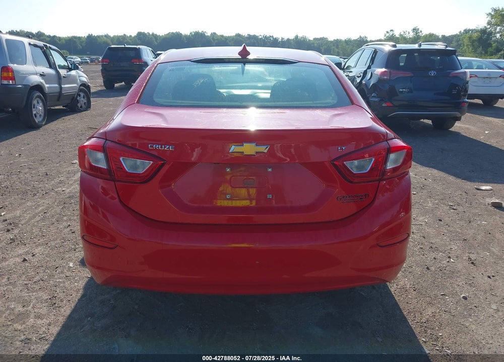 2018 CHEVROLET CRUZE VIN: 1G1BE5SM8J7178442