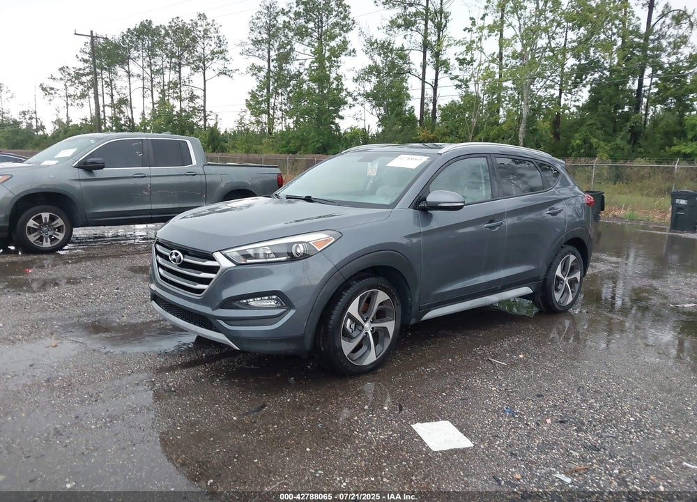 2017 HYUNDAI TUCSON VIN: KM8J33A27HU426233