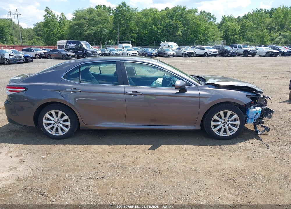 2018 TOYOTA CAMRY VIN: 4T1B11HK3JU645801