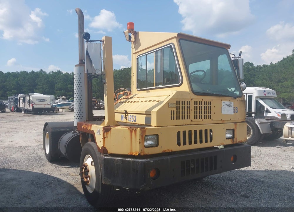 2010 KALMAR YARD TRACTOR-30 VIN: 324657