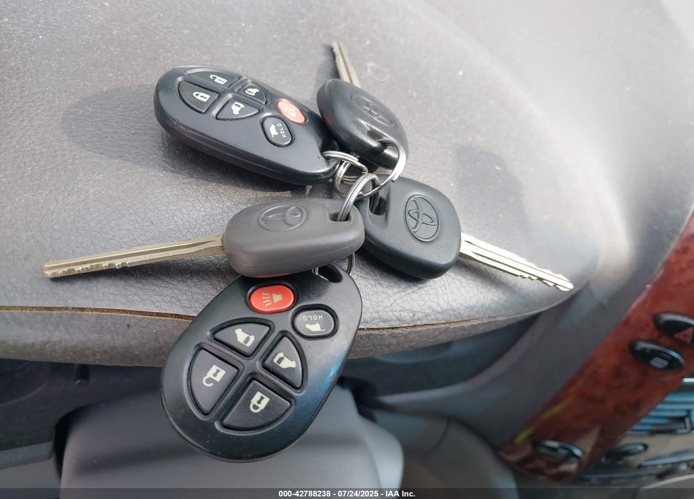 2005 TOYOTA SIENNA XLE VIN: 5TDZA22CX5S257985