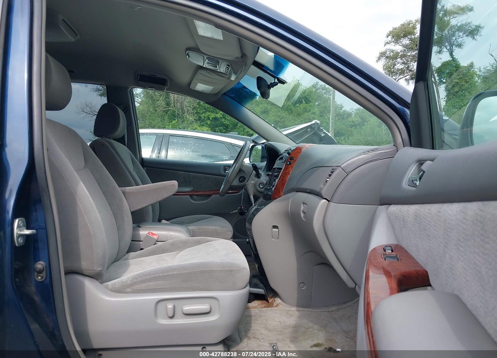 2005 TOYOTA SIENNA XLE VIN: 5TDZA22CX5S257985