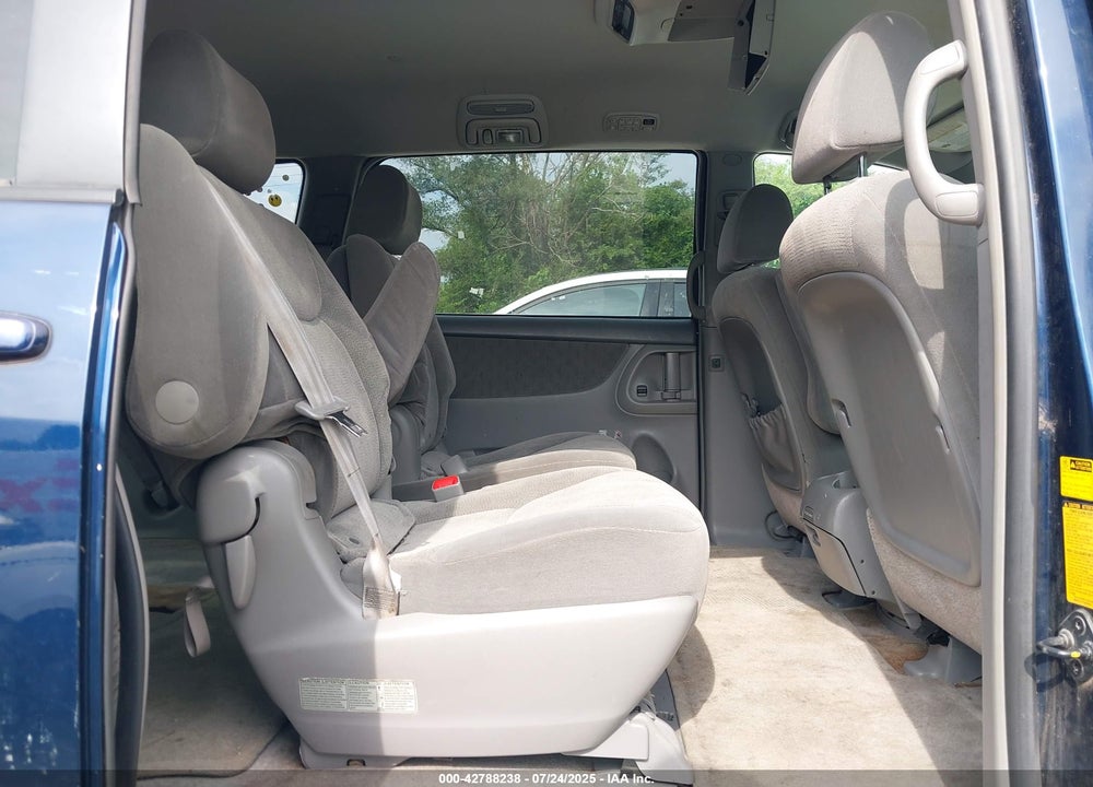 2005 TOYOTA SIENNA XLE VIN: 5TDZA22CX5S257985