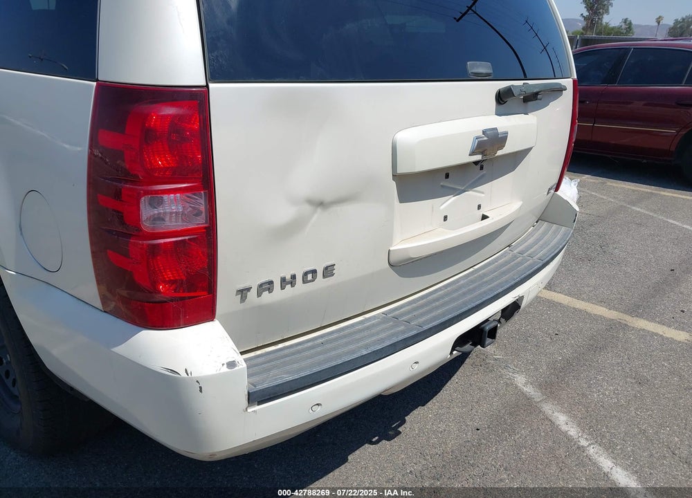 2008 CHEVROLET TAHOE LTZ VIN: 1GNFC13028R229605