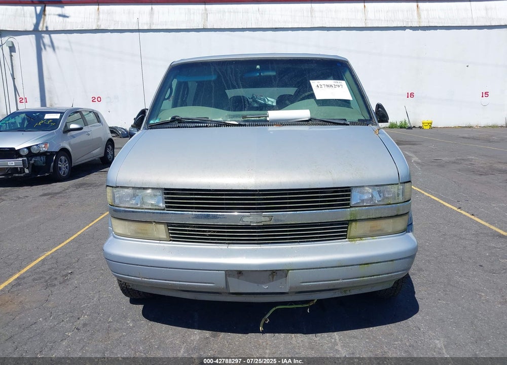 2000 CHEVROLET ASTRO VIN: 1GNEL19W0YB148747