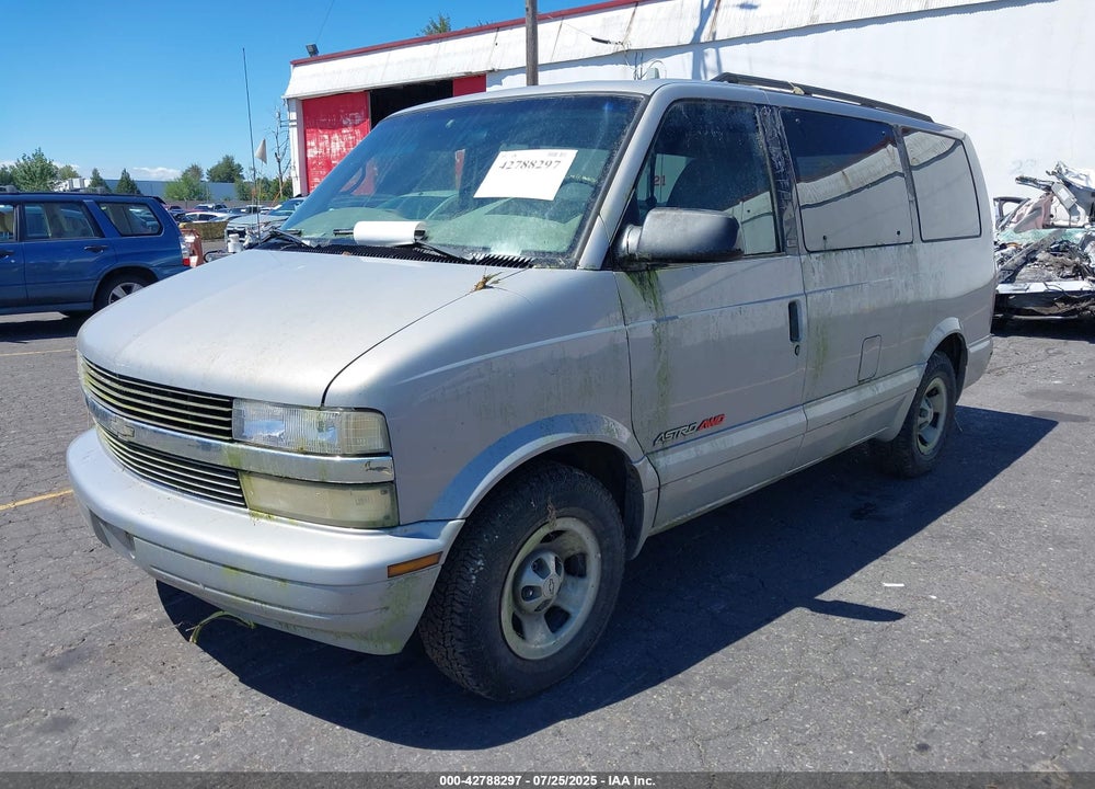2000 CHEVROLET ASTRO VIN: 1GNEL19W0YB148747
