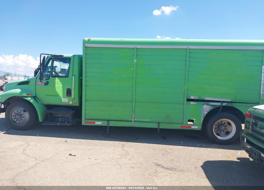 2002 INTERNATIONAL 4000 4300 VIN: 1HTMMAAL32H522486