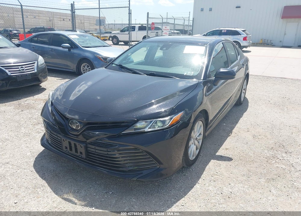 2018 TOYOTA CAMRY VIN: 4T1B11HK8JU658673