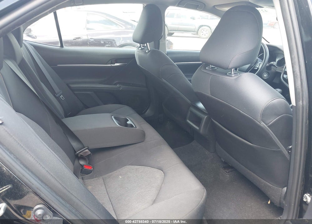 2018 TOYOTA CAMRY VIN: 4T1B11HK8JU658673