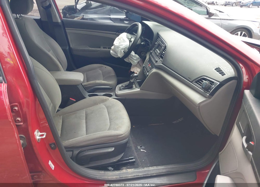 2017 HYUNDAI ELANTRA VIN: 5NPD74LF0HH182463