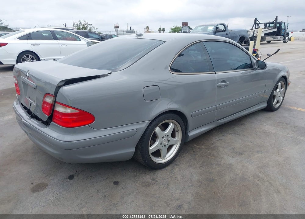 2002 MERCEDES-BENZ CLK 430 VIN: WDBLJ70G82T096105