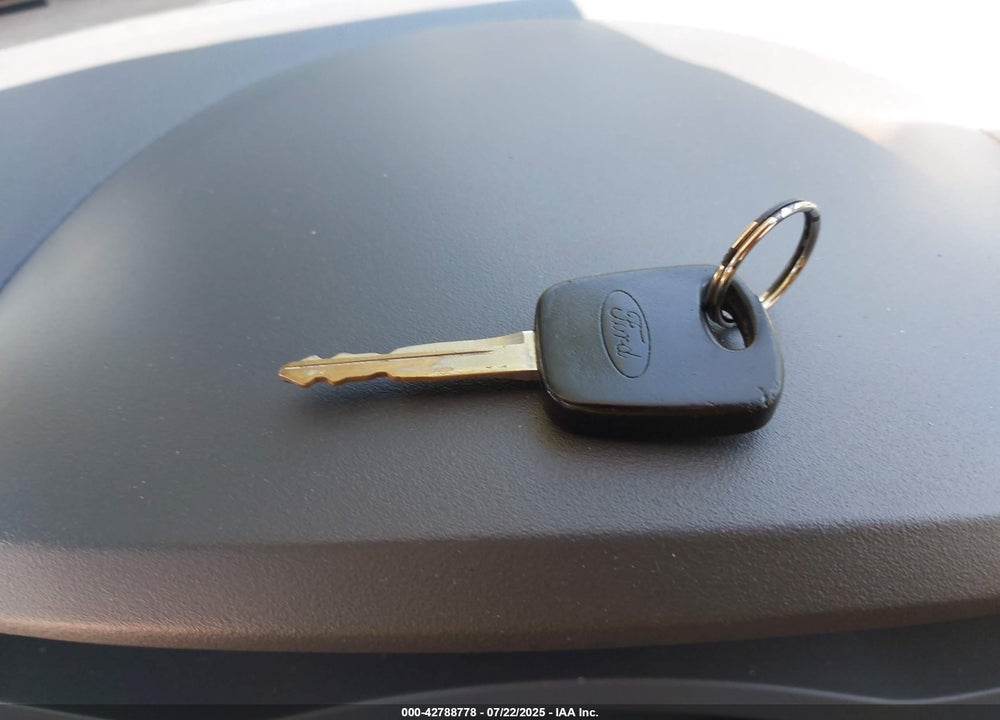 2005 FORD FOCUS VIN: 1FAFP36N45W244268