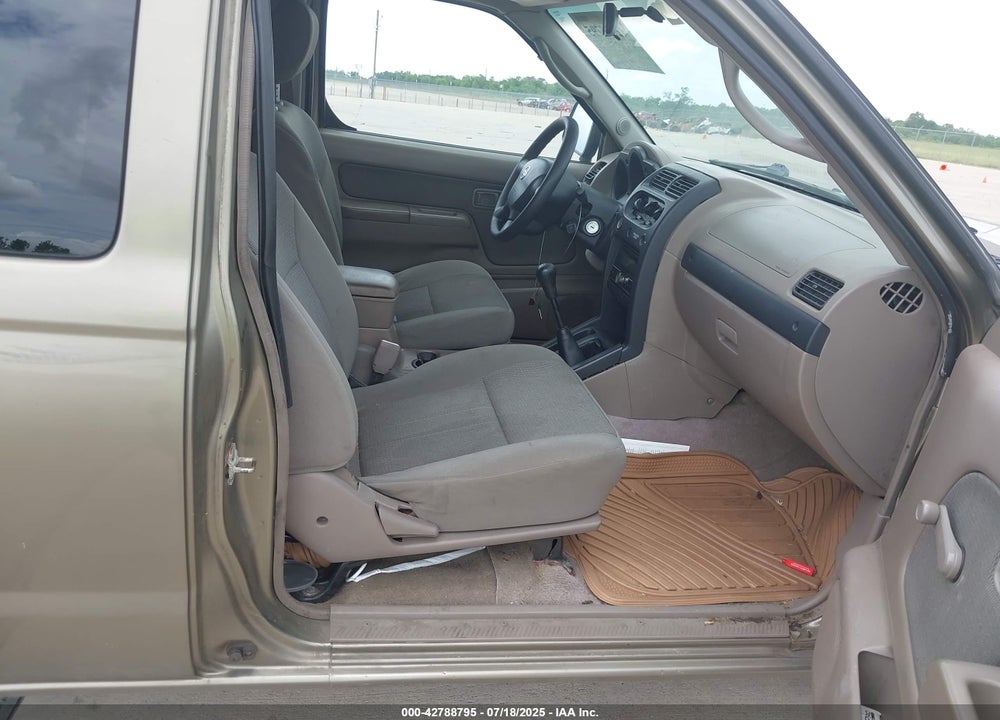 2002 NISSAN FRONTIER XE VIN: 1N6DD26S82C332101