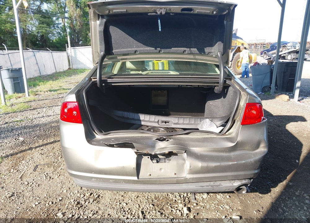 2011 BUICK LUCERNE VIN: 1G4HC5EM5BU102226