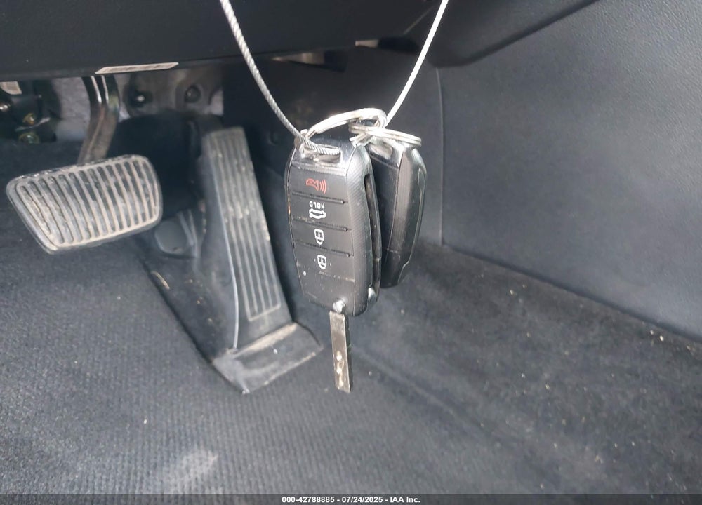 2020 KIA OPTIMA VIN: 5XXGT4L35LG429849