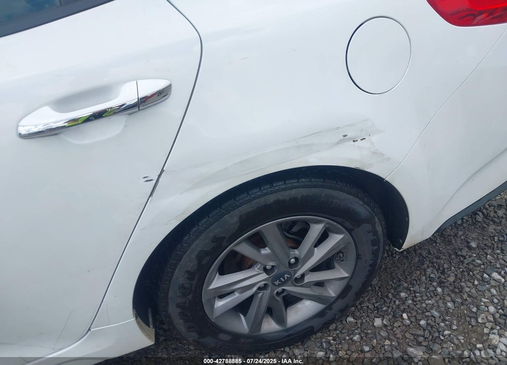 2020 KIA OPTIMA VIN: 5XXGT4L35LG429849
