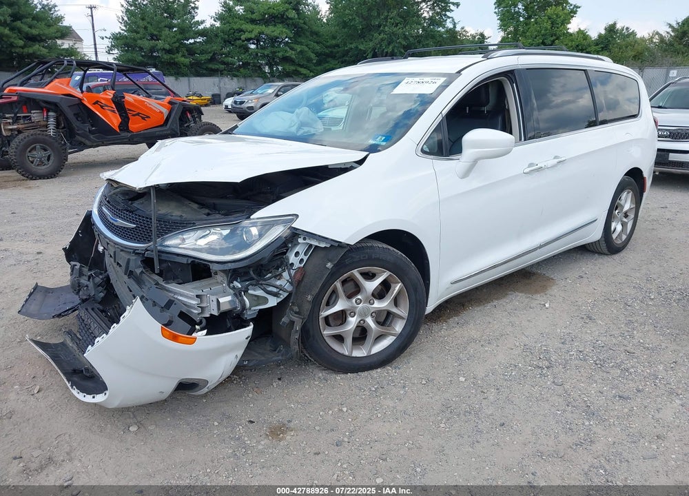 2018 CHRYSLER PACIFICA TOURING L VIN: 2C4RC1BG6JR312071