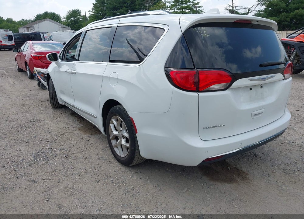 2018 CHRYSLER PACIFICA TOURING L VIN: 2C4RC1BG6JR312071