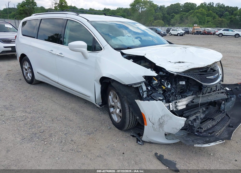2018 CHRYSLER PACIFICA TOURING L VIN: 2C4RC1BG6JR312071