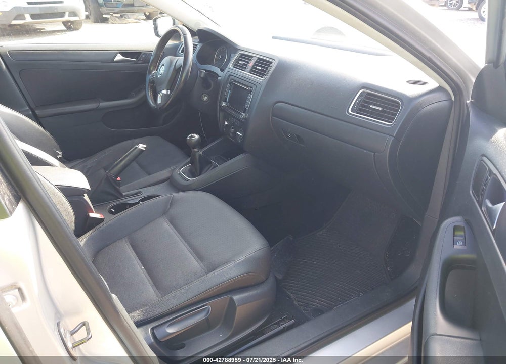 2012 VOLKSWAGEN JETTA VIN: 3VWBP7AJ7CM076382