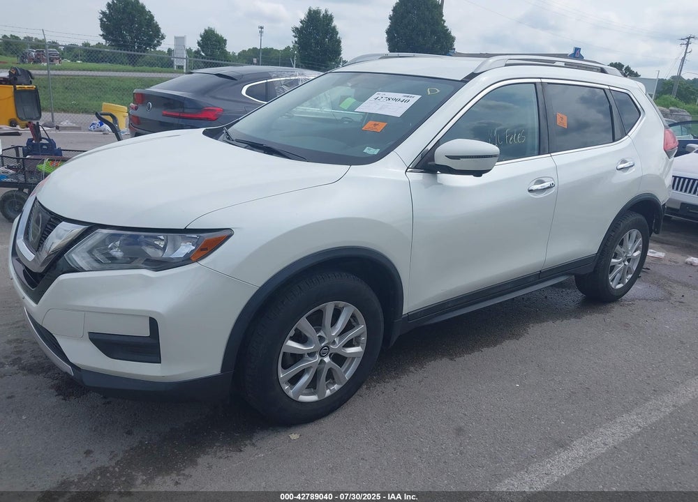 2017 NISSAN ROGUE VIN: 5N1AT2MV9HC884670