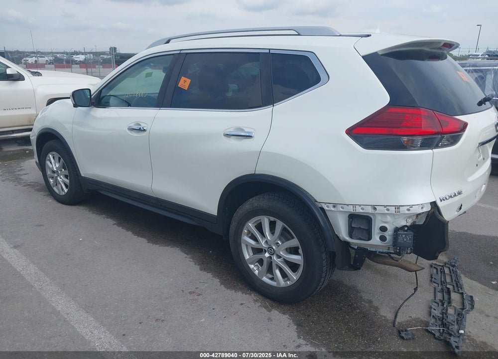 2017 NISSAN ROGUE VIN: 5N1AT2MV9HC884670