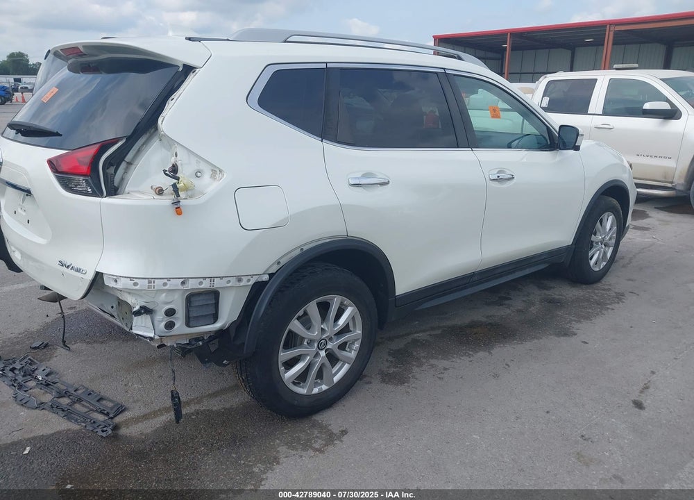 2017 NISSAN ROGUE VIN: 5N1AT2MV9HC884670
