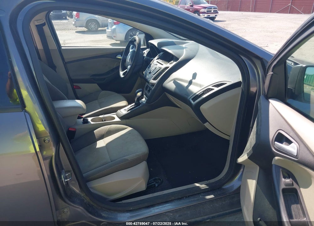 2014 FORD FOCUS VIN: 1FADP3F25EL215456