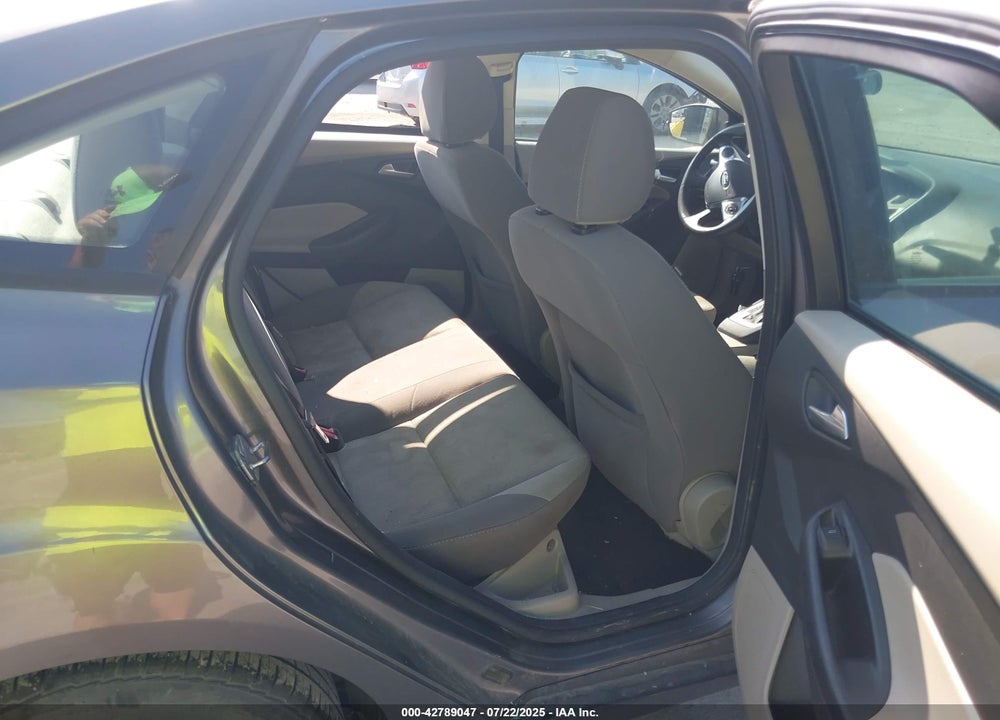 2014 FORD FOCUS VIN: 1FADP3F25EL215456