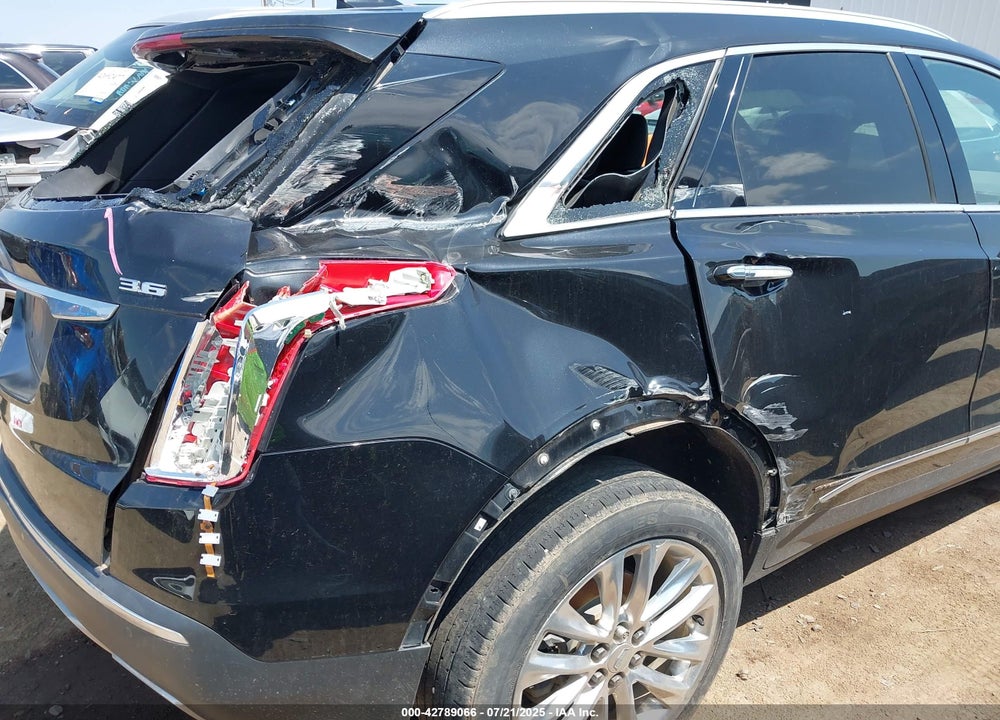 2017 CADILLAC XT5 VIN: 1GYKNFRS2HZ103133