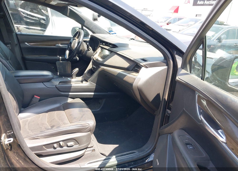 2017 CADILLAC XT5 VIN: 1GYKNFRS2HZ103133