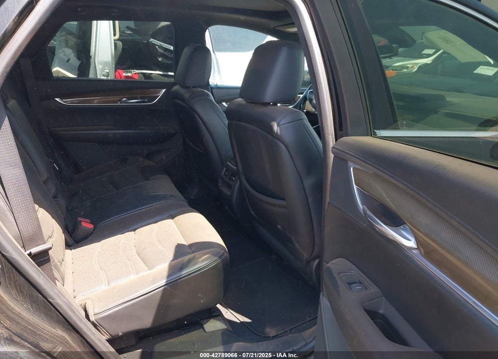 2017 CADILLAC XT5 VIN: 1GYKNFRS2HZ103133