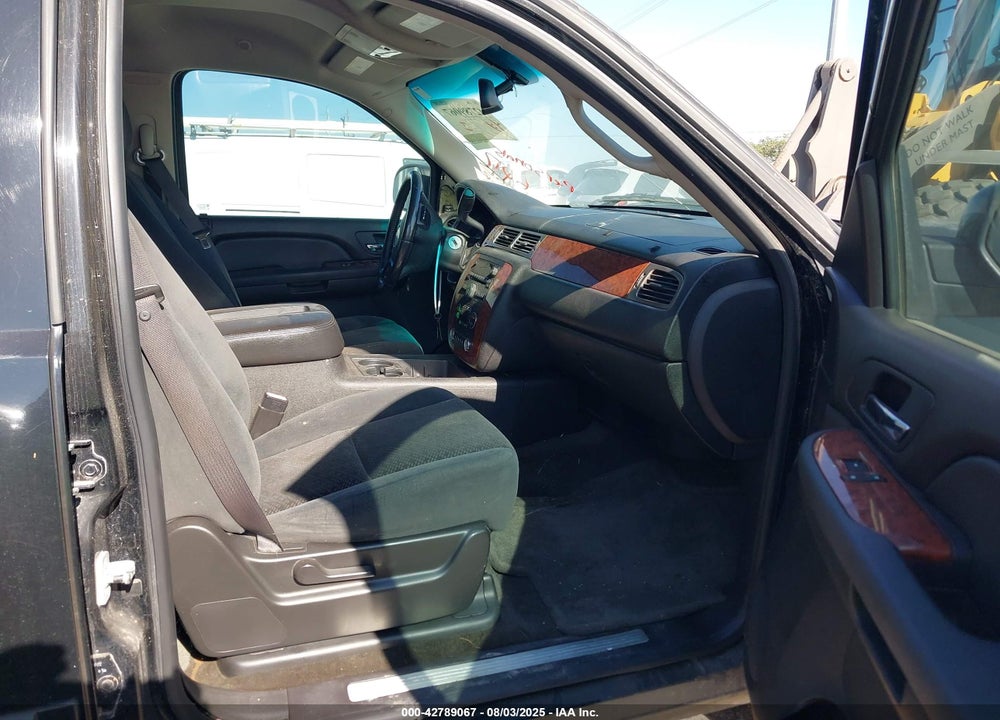 2007 CHEVROLET SUBURBAN 1500 VIN: 1GNFC16097J350432