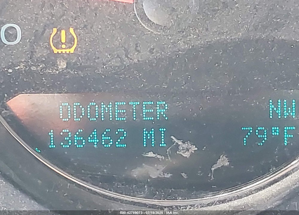2010 CHEVROLET TAHOE VIN: 1GNUKAE09AR172879