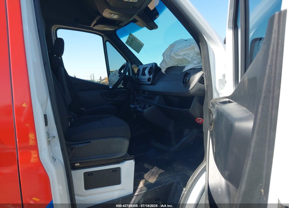2024 MERCEDES-BENZ SPRINTER 2500 STANDARD ROOF 4-CYL DIESEL VIN: W1Y4KBHY4RT179166