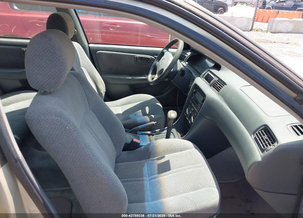 2000 TOYOTA CAMRY LE V6 VIN: 4T1BF22K7YU095920
