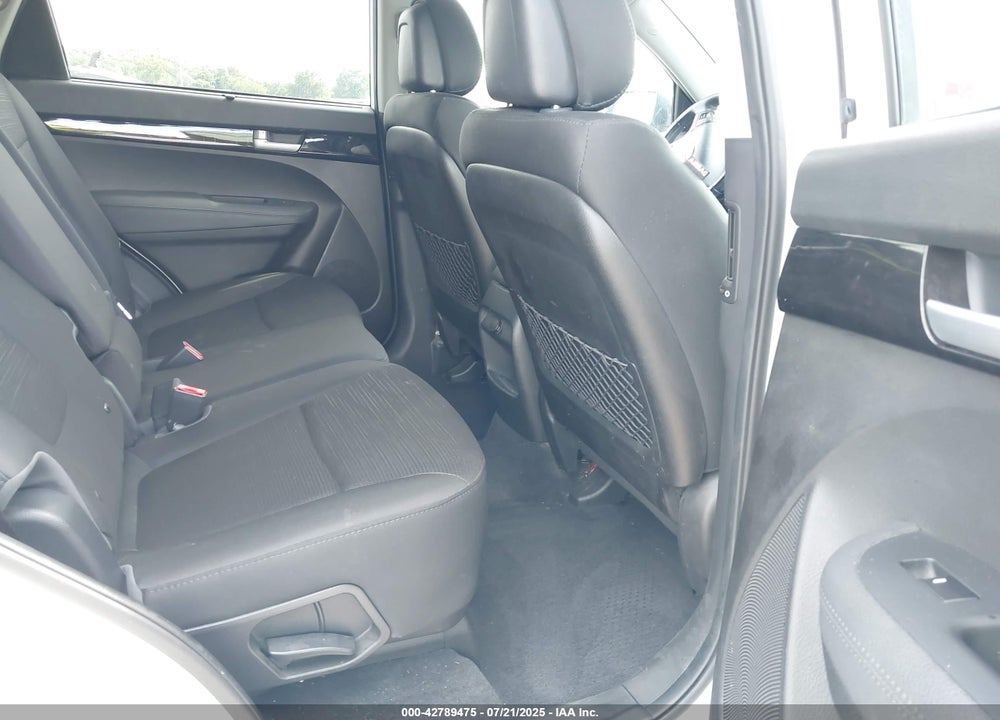 2015 KIA SORENTO VIN: 5XYKT4A6XFG570665