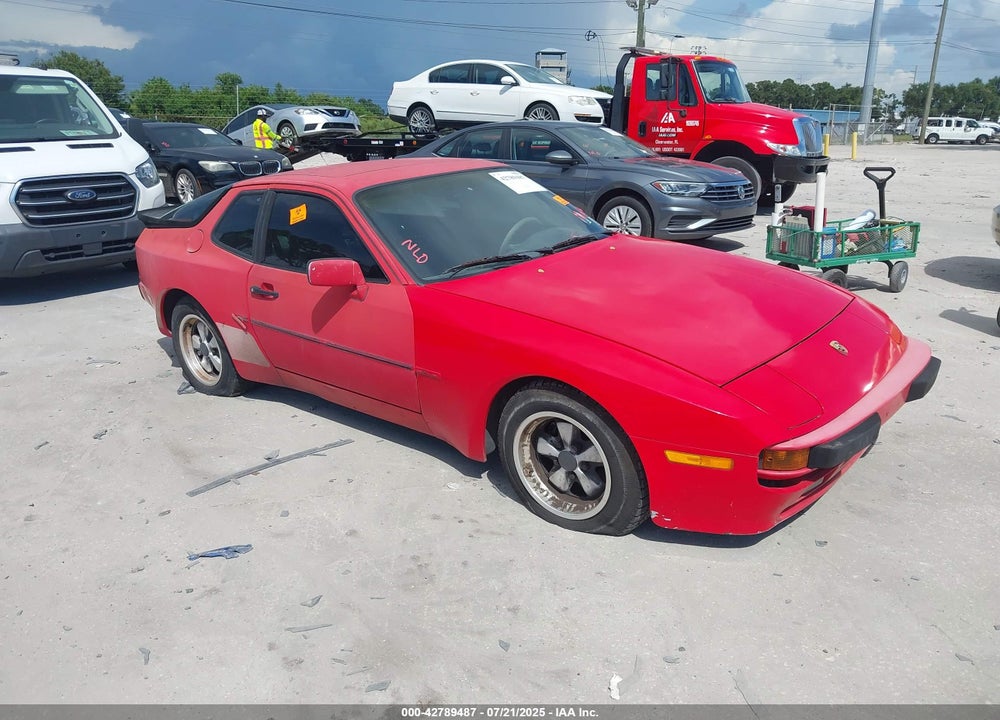 1985 PORSCHE 944 VIN: WP0AA0949FN458218