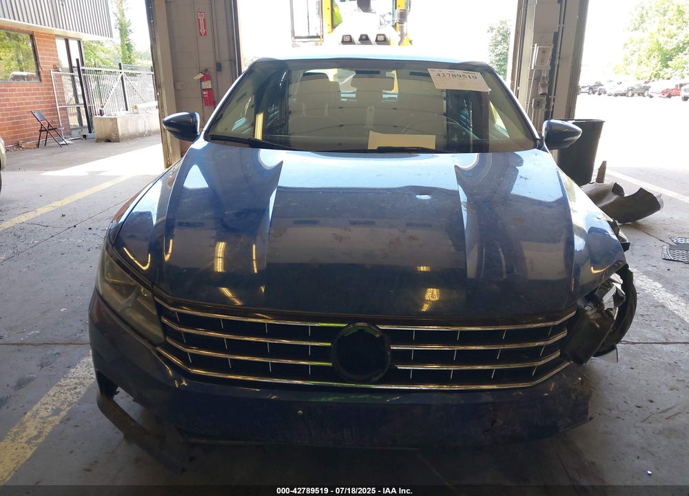 2016 VOLKSWAGEN PASSAT VIN: 1VWAT7A35GC045728