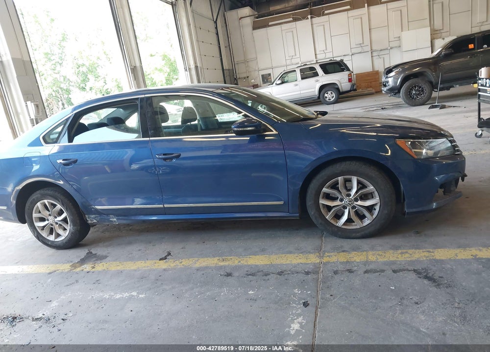 2016 VOLKSWAGEN PASSAT VIN: 1VWAT7A35GC045728
