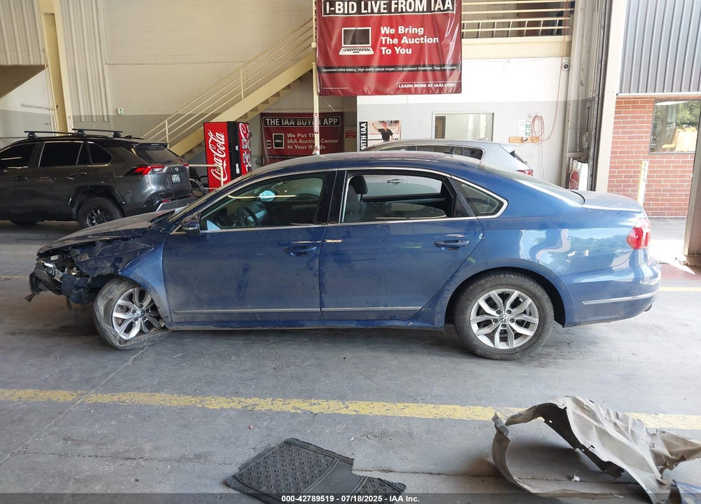 2016 VOLKSWAGEN PASSAT VIN: 1VWAT7A35GC045728