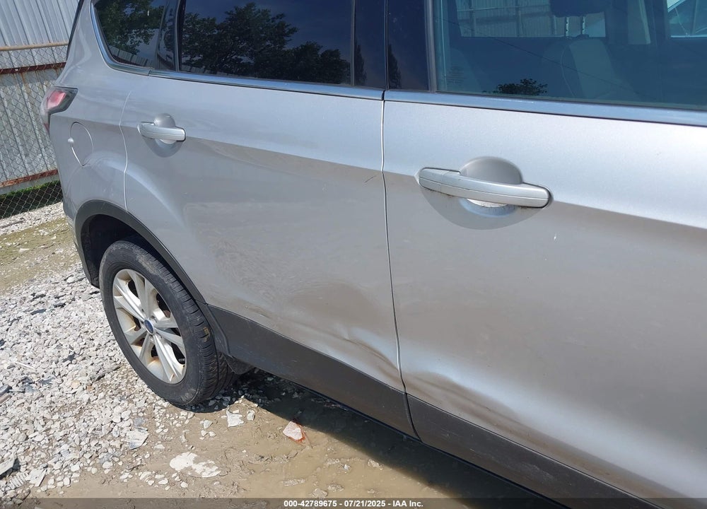 2017 FORD ESCAPE VIN: 1FMCU0GDXHUB20382