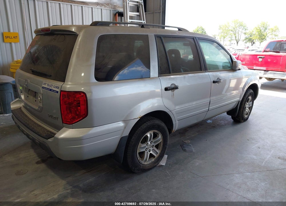 2005 HONDA PILOT VIN: 5FNYF18505B007143