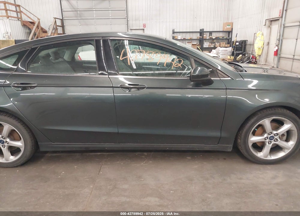 2016 FORD FUSION VIN: 3FA6P0G75GR131319