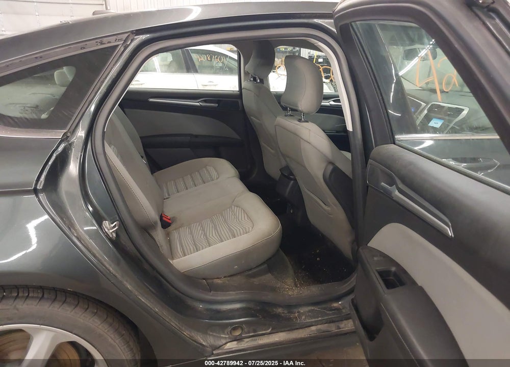 2016 FORD FUSION VIN: 3FA6P0G75GR131319